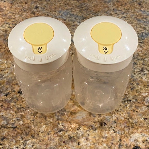 32 piece lot - Medela bottles, covers and nipples bundle set 🍼 - Picture 9 of 9